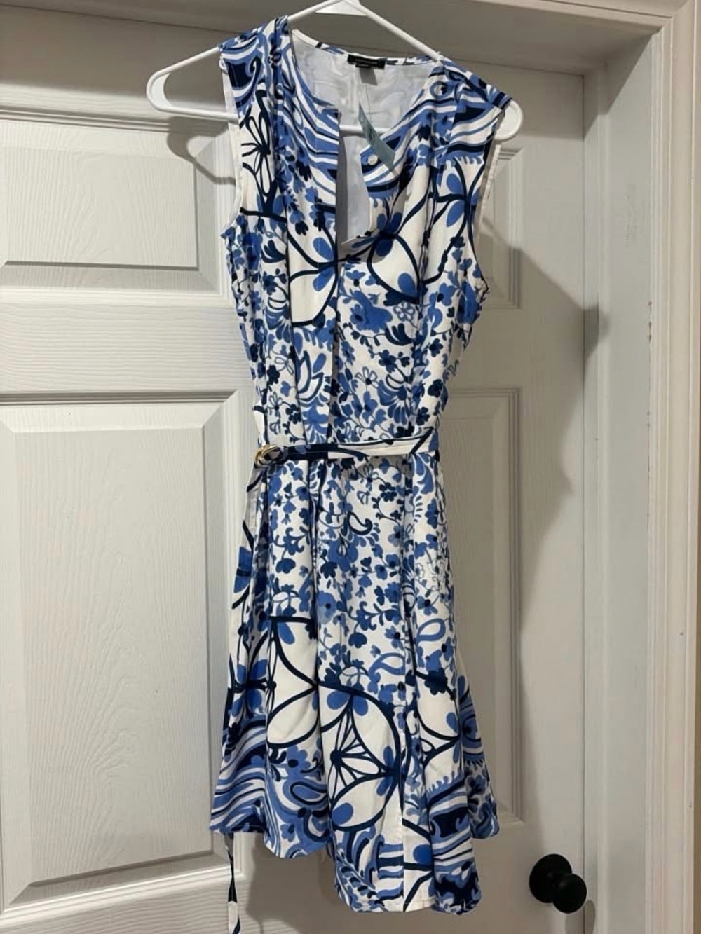 NWT Ann Taylor Sleeveless Blue & White Floral Belted Dress Size 4P